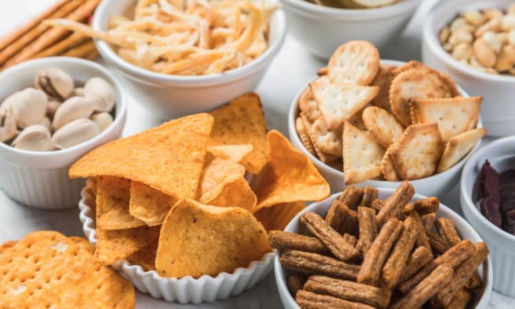Nghiện đồ ăn vặt khiến bạn khó giảm cân