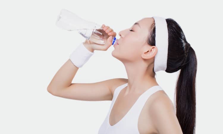 Uống nhiều nước giúp ngăn ngừa bệnh tật