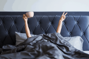 lợi ích của việc ăn trước khi đi ngủ