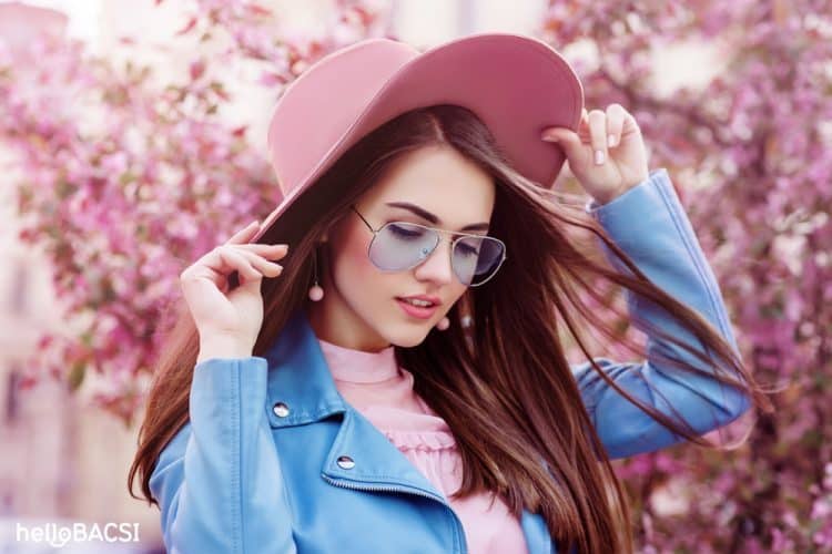 Đeo kính râm để chống tia cực tím